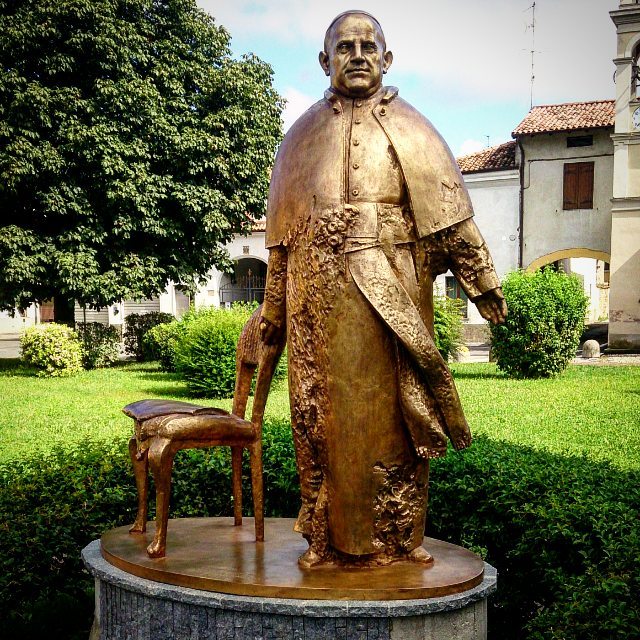 fonderia fonderiaartistica arte artist artecontemporanea design bronze fusione milan milano monumento a Papa Giovanni XXIII